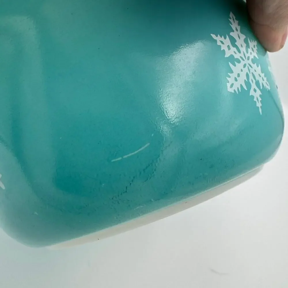 Pyrex Snowflake Turquoise 043 1.5 Qt Oval Decorator Casserole Vintage